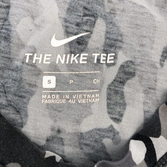 Nike Black/Gray Camouflage T-Shirt | Made in Vietnam - Picture 3 of 3